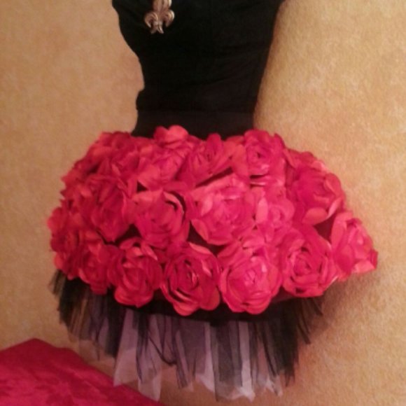 Red & Black Corset 3D Rosette Tutu Mini Dress - Picture 4 of 6